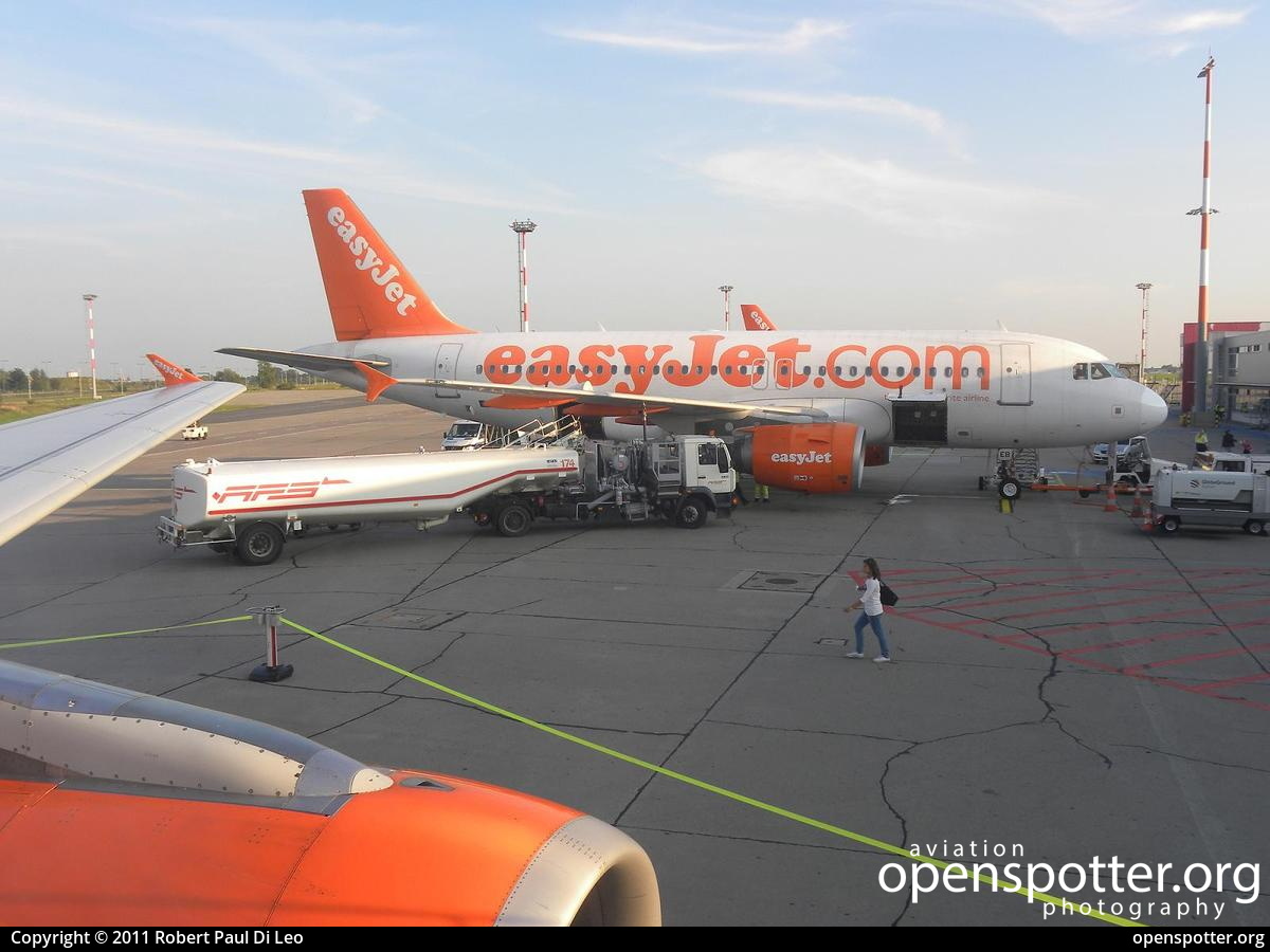 G-EZEB - easyJet Airbus A319-111 at Berlin-Schönefeld International Airport (SXF/EDDB) taken by Robert Paul Di Leo | openspotter.org | ID: 3335