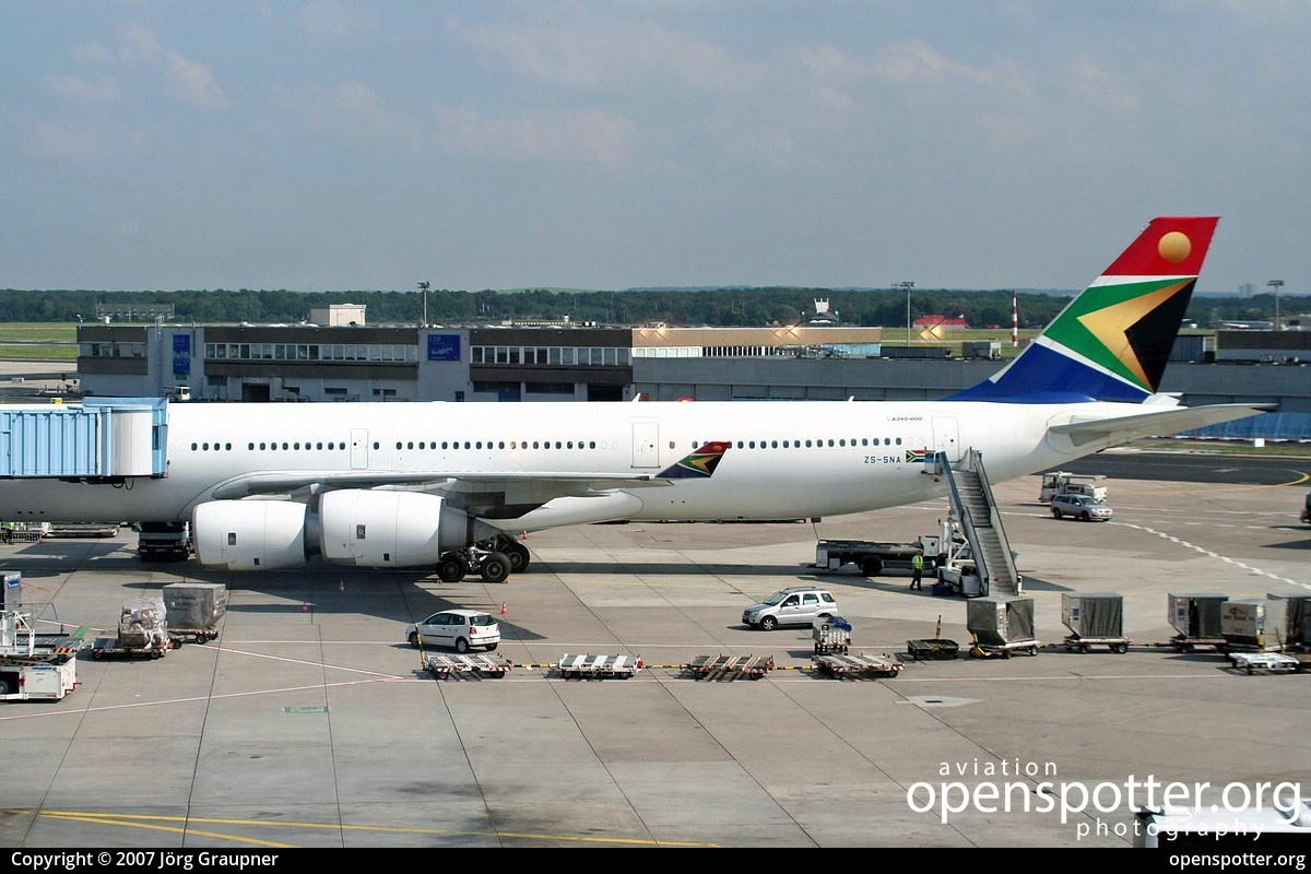 ZS-SNA - South African Airways Airbus A340-642 at Frankfurt International Airport (FRA/EDDF) taken by Jörg Graupner | openspotter.org | ID: 5323