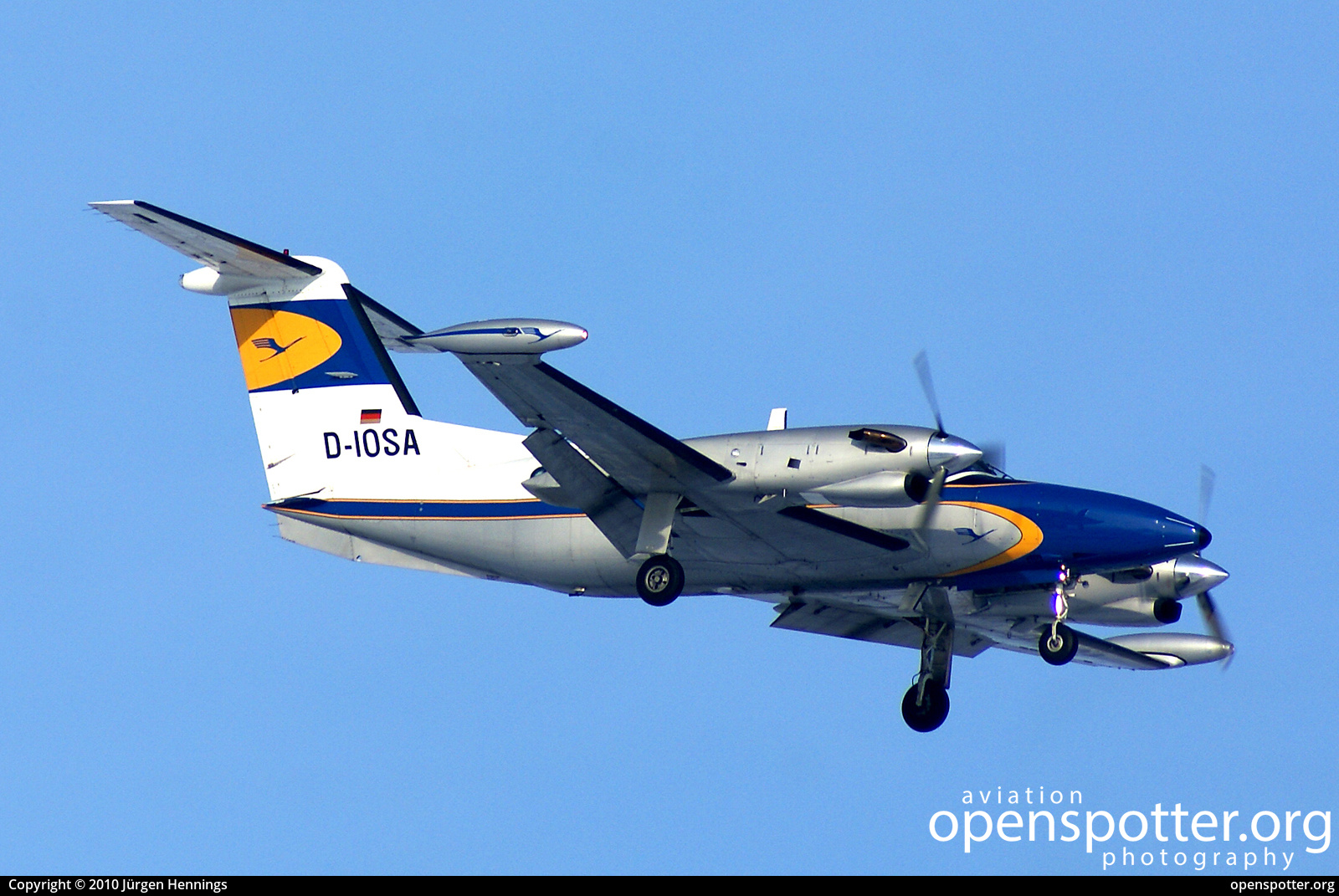 D-IOSA - Lufthansa Flight Training School Piper PA-42-720 Cheyenne IIIA at Berlin-Schönefeld International Airport (SXF/EDDB) taken by Jürgen Hennings | openspotter.org | ID: 68198