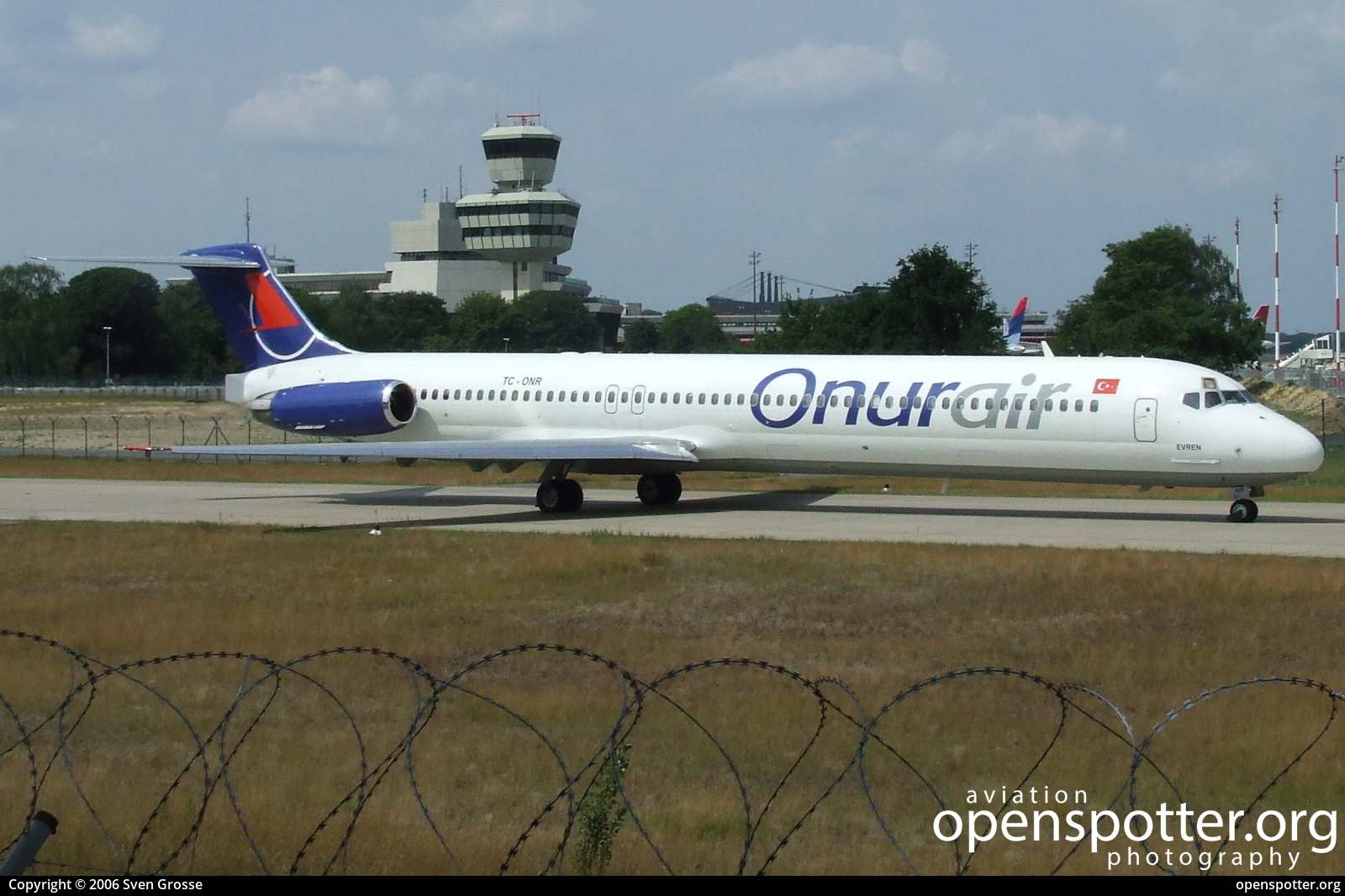 TC-ONR - Onur Air McDonnell Douglas MD-88 at Berlin-Tegel Airport (TXL/EDDT) taken by Sven Grosse | openspotter.org | ID: 48021