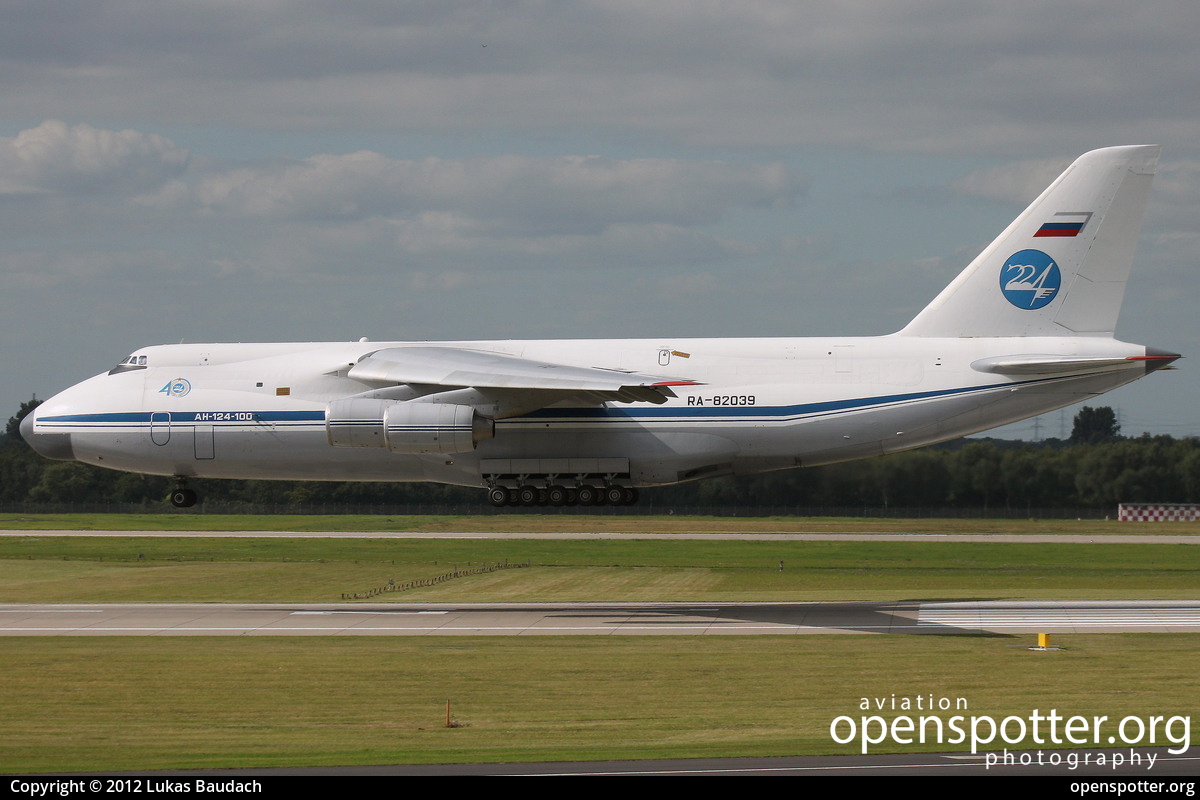 RA-82039 - Russian Federation Air Force Antonov An-124-100 at Düsseldorf International Airport (DUS/EDDL) taken by Lukas Baudach | openspotter.org | ID: 4329