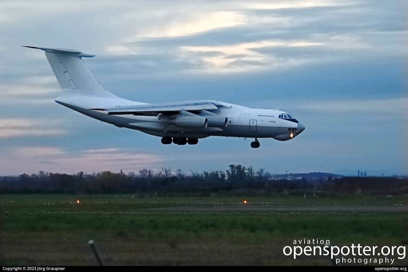 UR-CTX - Private / Untitled Ilyushin Il-76TD at Leipzig/Halle Airport (LEJ/EDDP) taken by Jörg Graupner | openspotter.org | ID: 88613