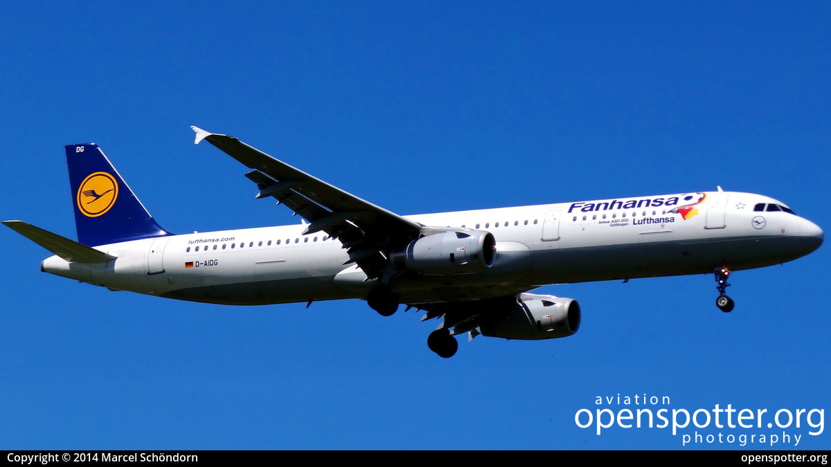 D-AIDG - Lufthansa Airbus A321-231 at Hamburg Airport (Fuhlsbüttel Airport) (HAM/EDDH) taken by Marcel Schöndorn | openspotter.org | ID: 16051