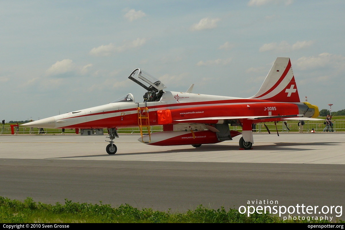 J-3085 - Swiss Air Force Northrop F-5E Tiger II    at Berlin-Schönefeld International Airport (SXF/EDDB) taken by Sven Grosse | openspotter.org | ID: 36572