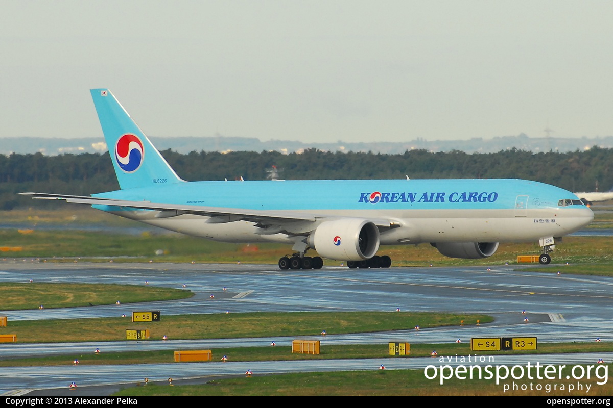 HL8226 - Korean Air Lines Boeing 777-FB5 at Frankfurt International Airport (FRA/EDDF) taken by Alexander Pelka | openspotter.org | ID: 10324