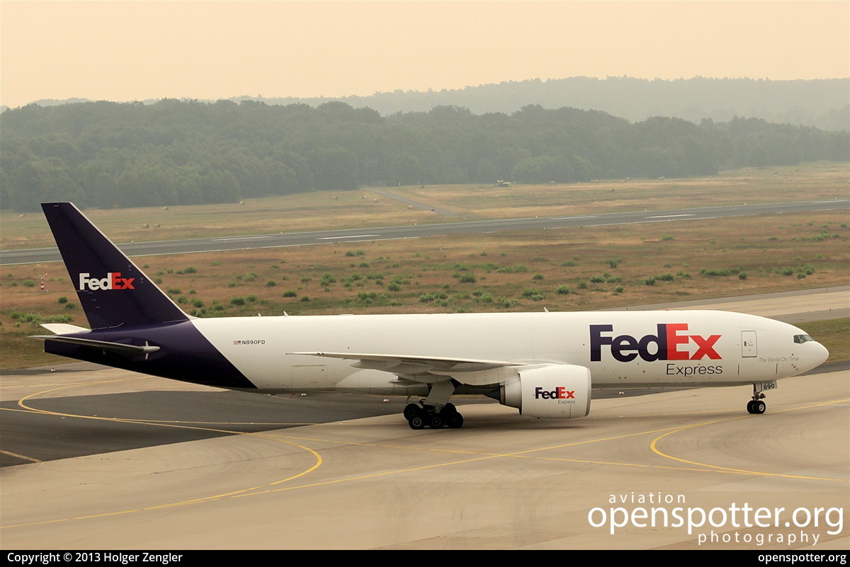 N890FD - Federal Express Boeing 777-FS2 at Cologne Bonn Airport (Köln/Bonn - Konrad Adenauer) (CGN/EDDK) taken by Holger Zengler | openspotter.org | ID: 10858