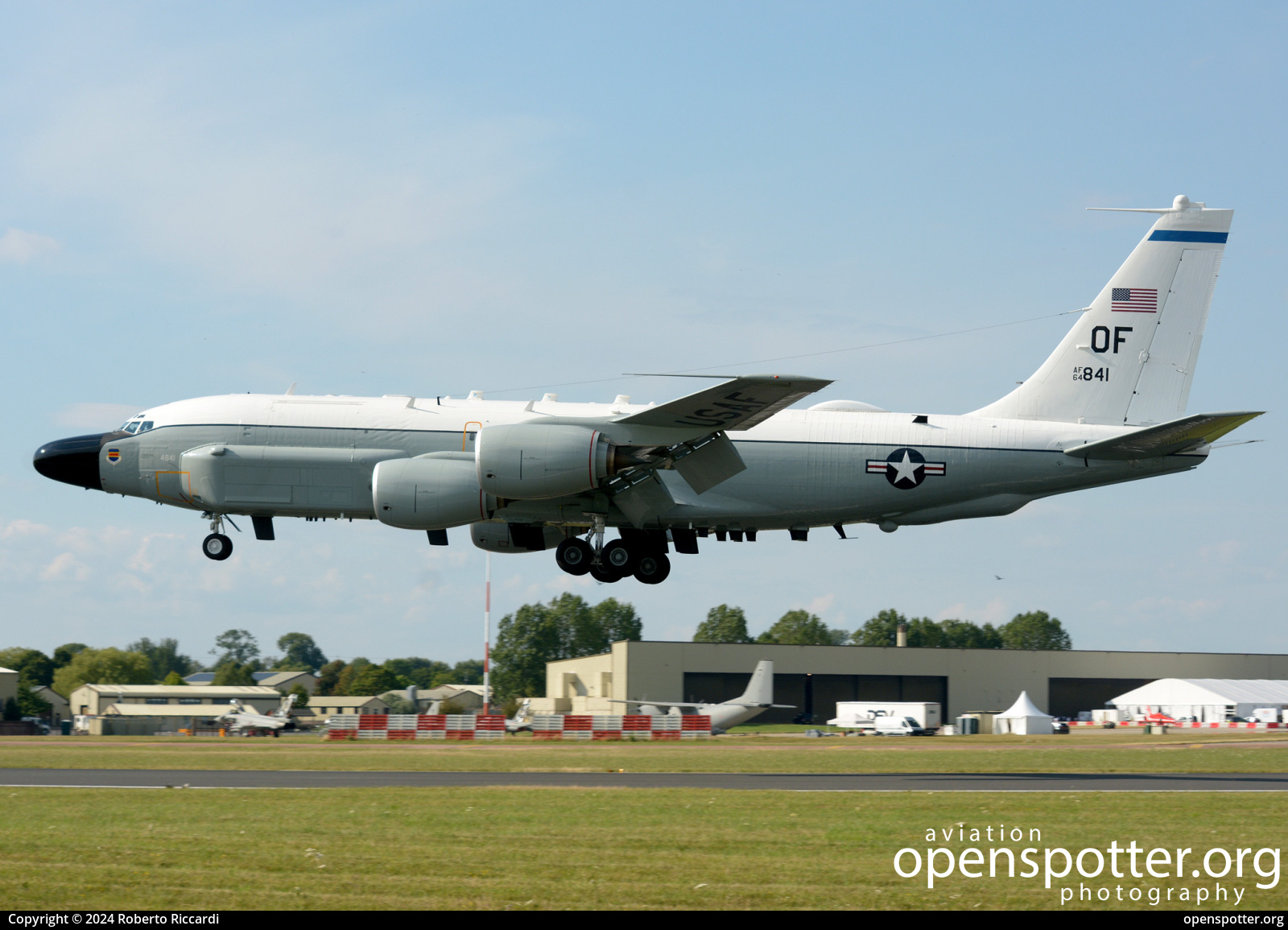 64-14841 - US Airforce (USAF) Boeing RC-135V Rivet Joint at RAF Fairford (FFD/EGVA) taken by Roberto Riccardi | openspotter.org | ID: 89700