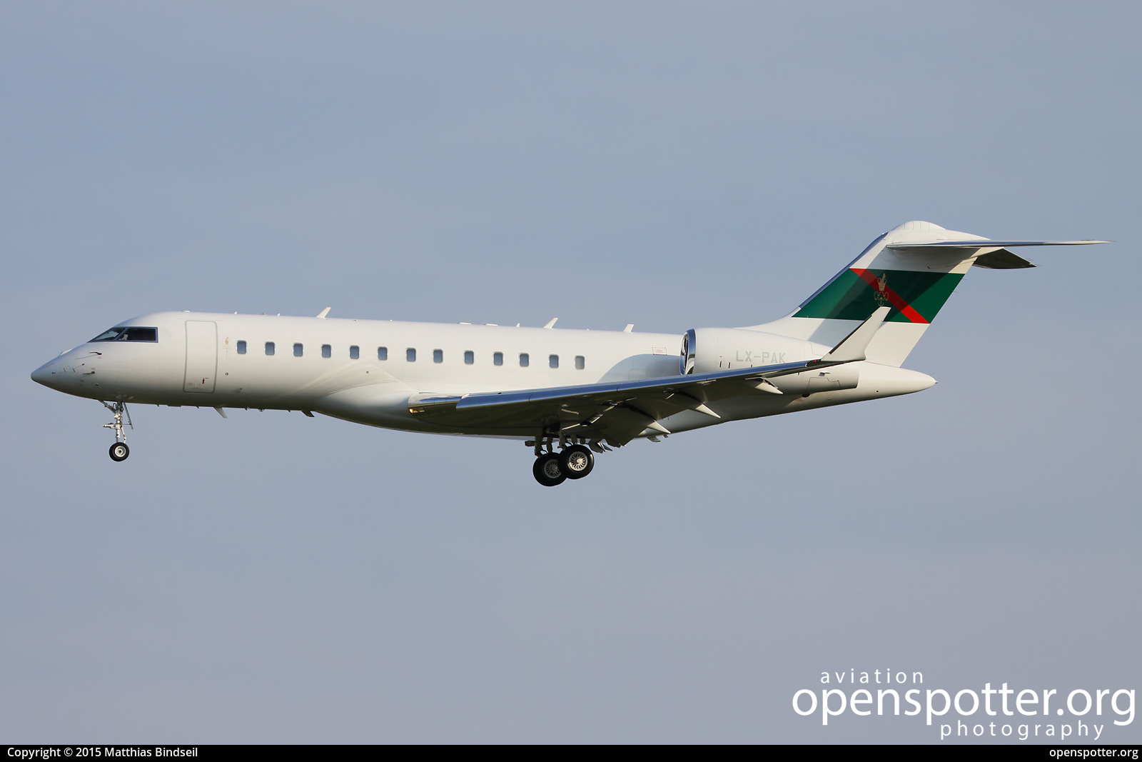 LX-PAK - Global Jet Luxembourg Bombardier Global Express (BD-700-1A10) at Paris - Le Bourget Airport (LBG/LFPB) taken by Matthias Bindseil | openspotter.org | ID: 43009