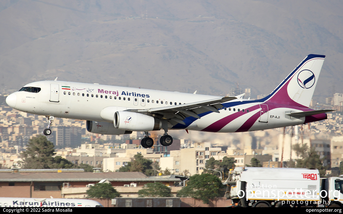 EP-AJI - Meraj Airlines Airbus A320-233 at Mehrabad International Airport (THR/OIII) taken by Sadra Mosalla | openspotter.org | ID: 84820