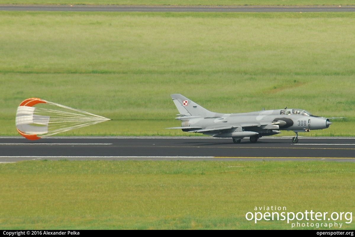 308 - Polish Air Force Sukhoi Su-22UM3K at Berlin-Schönefeld International Airport (SXF/EDDB) taken by Alexander Pelka | openspotter.org | ID: 30023