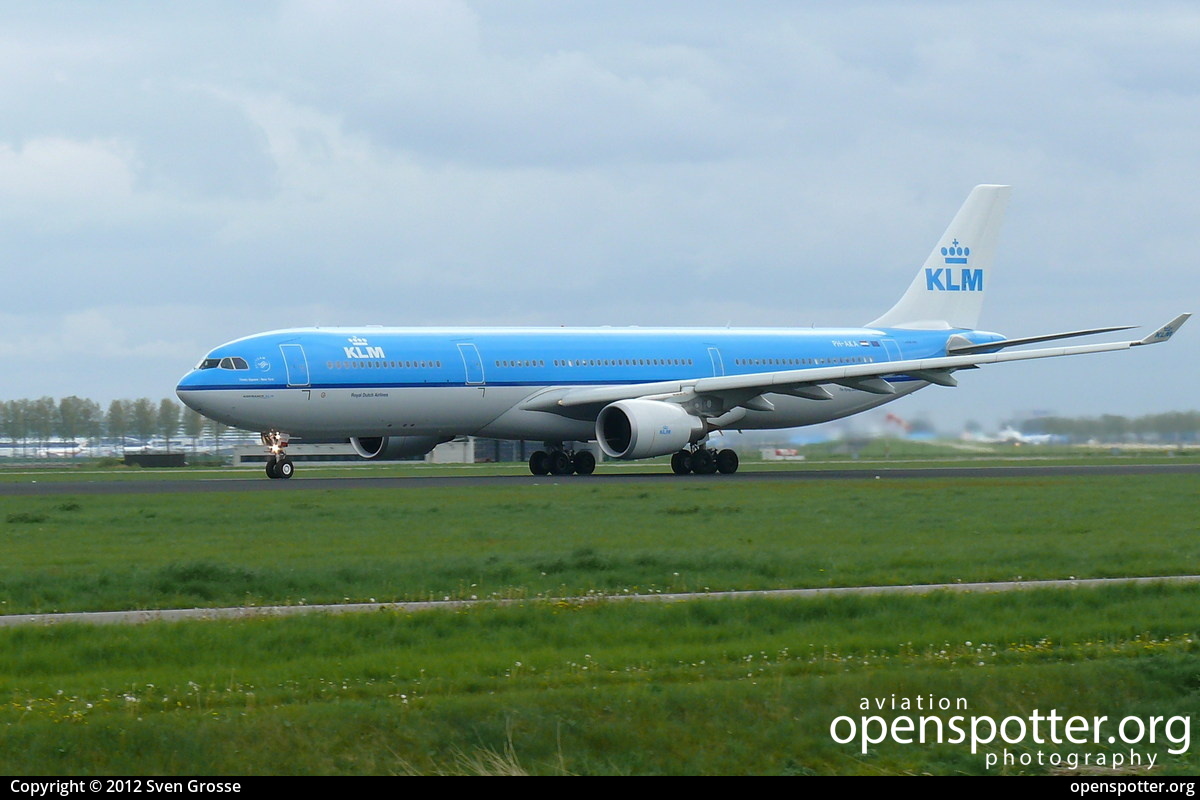 PH-AKA - KLM Royal Dutch Airlines Airbus A330-303 at Schiphol Airport (AMS/EHAM) taken by Sven Grosse | openspotter.org | ID: 3183