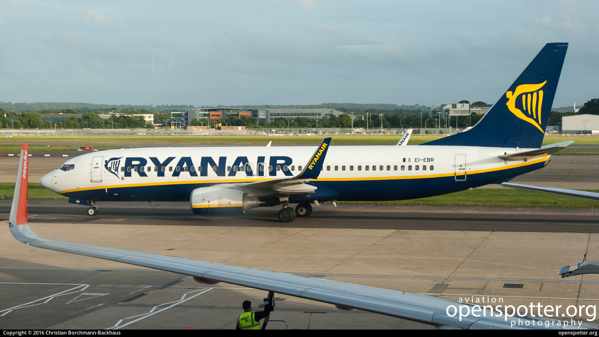 EI-EBR - Ryanair Boeing 737-8AS(WL) at London Gatwick Airport (LGW/EGKK) taken by Christian Borchmann-Backhaus | openspotter.org | ID: 46114