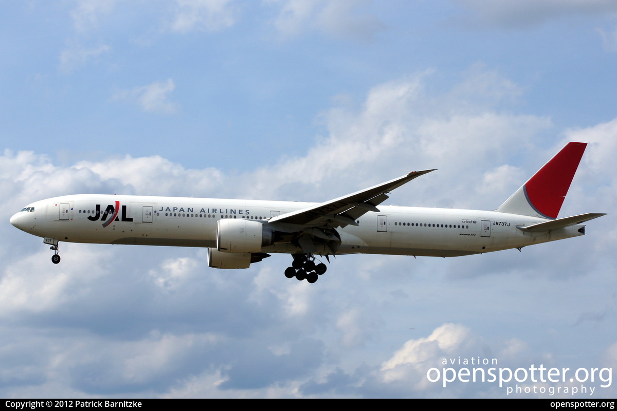 JA737J - Japan Airlines Boeing 777-346(ER) at Frankfurt International Airport (FRA/EDDF) taken by Patrick Barnitzke | openspotter.org | ID: 3683