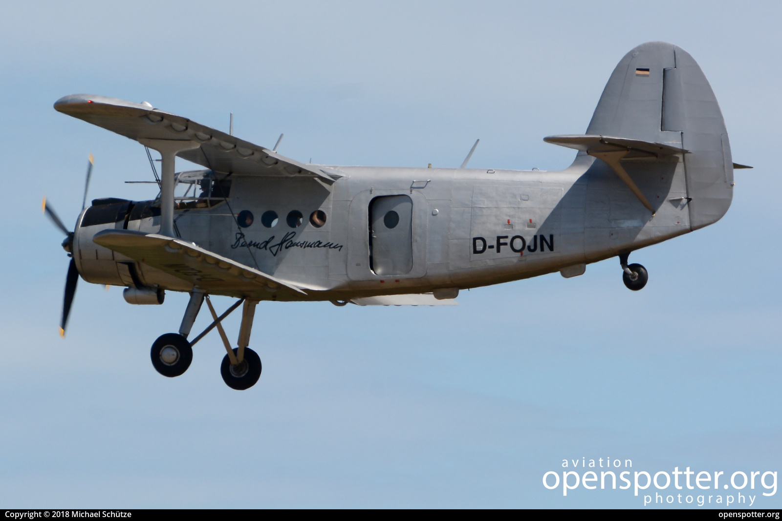 D-FOJN - Private / Untitled Antonov An-2 at Flugplatz Bienenfarm (EDOI) taken by Michael Schütze | openspotter.org | ID: 55202