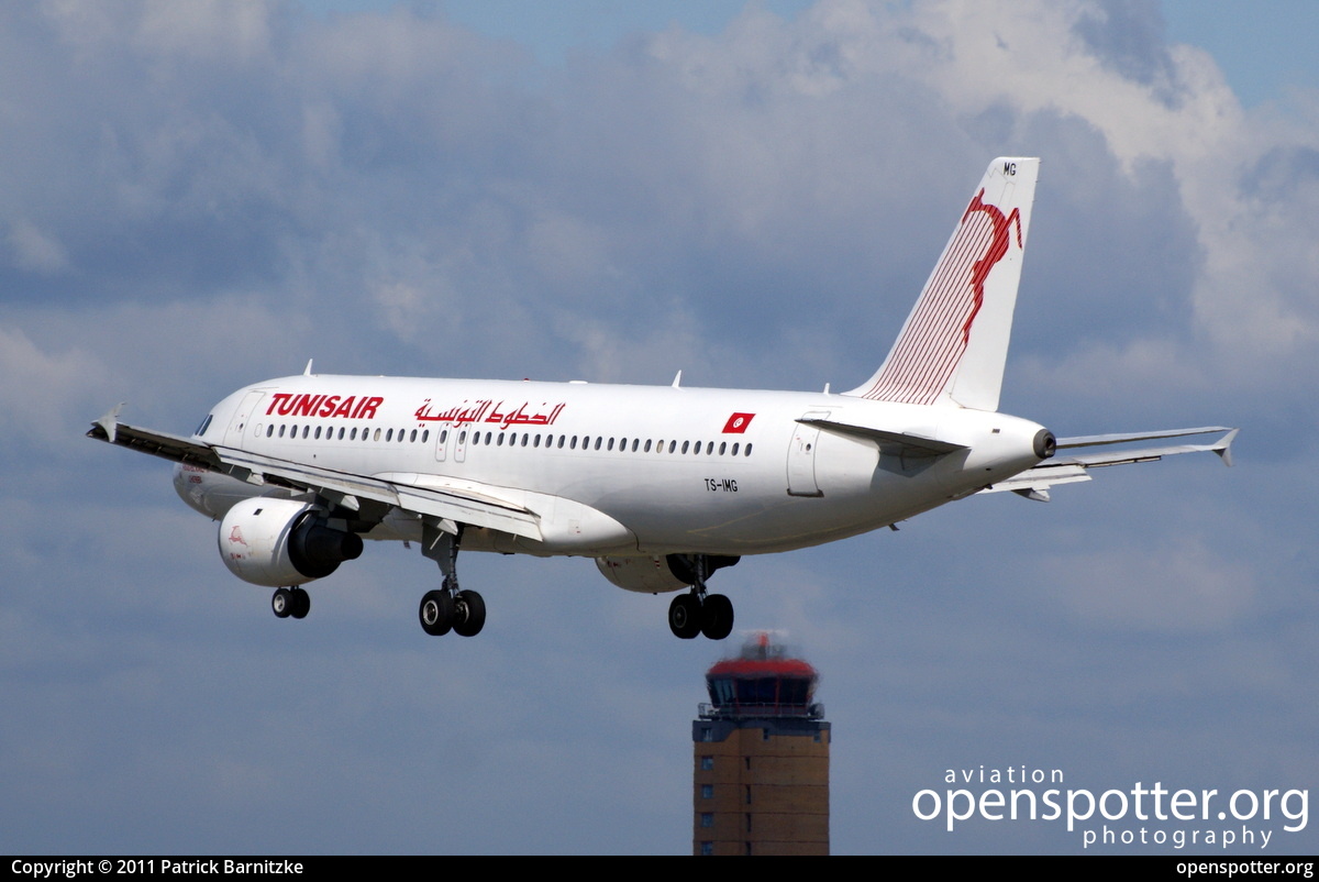 TS-IMG - Tunisair Airbus A320-211 at Berlin-Schönefeld International Airport (SXF/EDDB) taken by Patrick Barnitzke | openspotter.org | ID: 38900