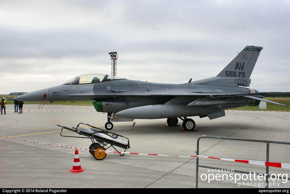 89-2035 - US Airforce (USAF) General Dynamics F-16C Fighting Falcon at Rostock-Laage Airport (RLG/ENTL) taken by Roland Pogander | openspotter.org | ID: 20363