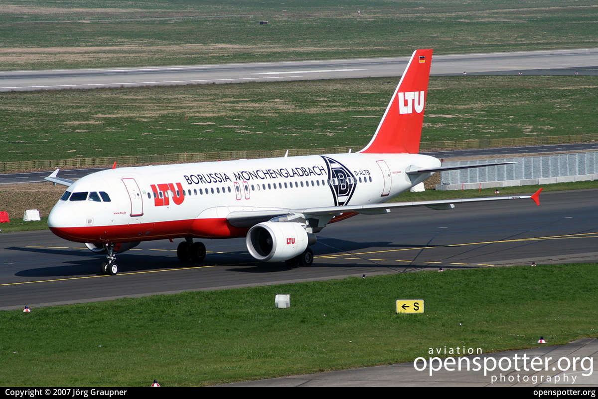 D-ALTB - LTU International Airways Airbus A320-214 at Düsseldorf International Airport (DUS/EDDL) taken by Jörg Graupner | openspotter.org | ID: 4969