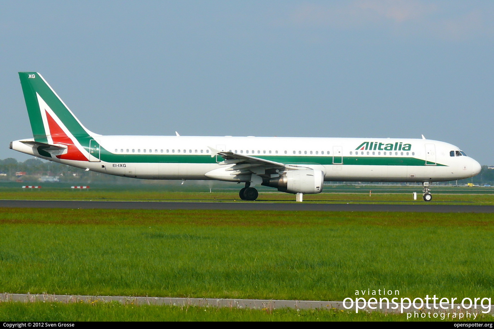 EI-IXG - Alitalia Airbus A321-112 at Schiphol Airport (AMS/EHAM) taken by Sven Grosse | openspotter.org | ID: 40584