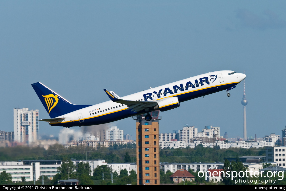 EI-EKR - Ryanair Boeing 737-8AS(WL) at Berlin-Schönefeld International Airport (SXF/EDDB) taken by Christian Borchmann-Backhaus | openspotter.org | ID: 1024