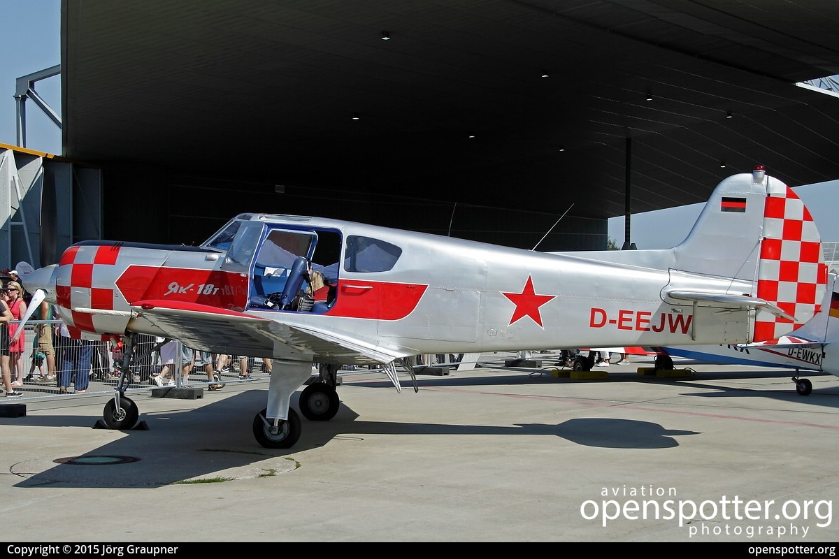 D-EEJW - Private / Untitled Yakovlev Yak-18T at Hamburg Airport (Fuhlsbüttel Airport) (HAM/EDDH) taken by Jörg Graupner | openspotter.org | ID: 33311