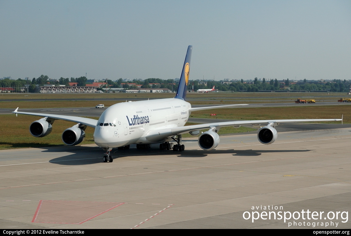 D-AIMI - Lufthansa Airbus A380-841 at Berlin-Tegel Airport (TXL/EDDT) taken by Eveline Tscharntke | openspotter.org | ID: 3009