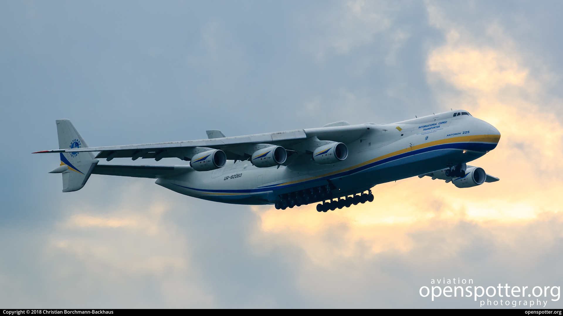 UR-82060 - Antonov Airlines (Antonov Design Bureau) Antonov An-225-100 at Berlin-Schönefeld International Airport (SXF/EDDB) taken by Christian Borchmann-Backhaus | openspotter.org | ID: 53255