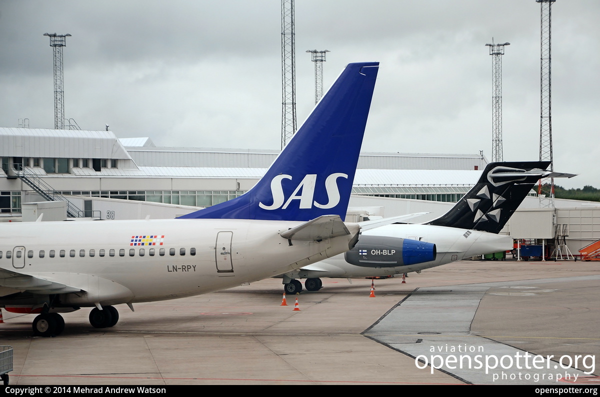 LN-RPY - Scandinavian Airlines Boeing 737-683 at Stockholm-Arlanda Airport (ARN/ESSA) taken by Mehrad Andrew Watson | openspotter.org | ID: 18192