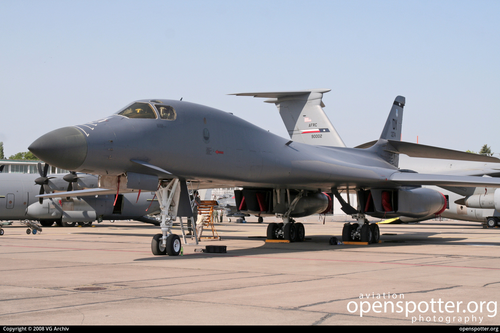 85-0074 - US Airforce (USAF) Rockwell B-1B Lancer at Berlin-Schönefeld International Airport (SXF/EDDB) taken by VG Archiv | openspotter.org | ID: 88805