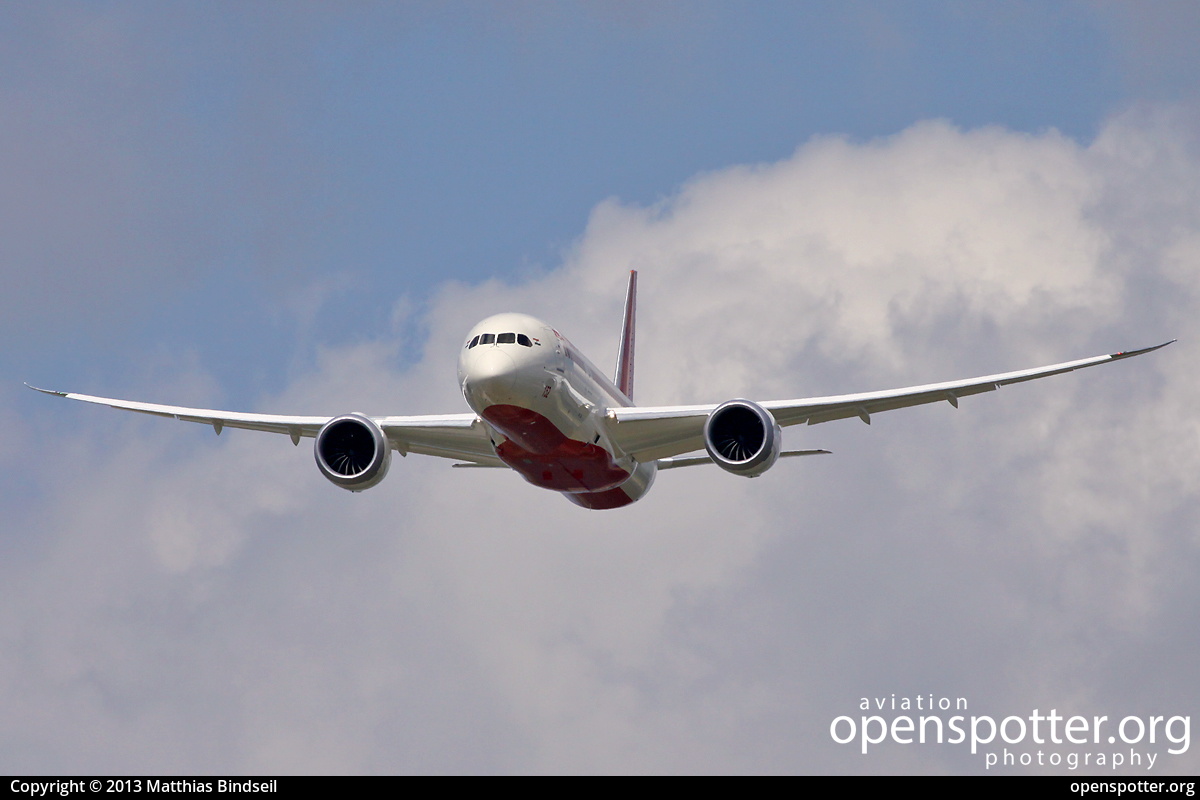 N1008S - Air India Boeing 787-881 Dreamliner at Paris - Le Bourget Airport (LBG/LFPB) taken by Matthias Bindseil | openspotter.org | ID: 7502