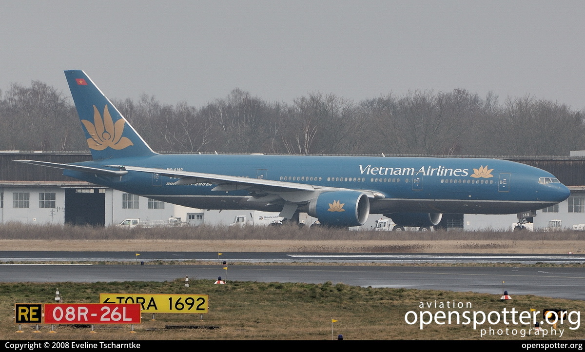 VN-A149 - Vietnam Airlines Boeing 777-2Q8(ER) at Berlin-Tegel Airport (TXL/EDDT) taken by Eveline Tscharntke | openspotter.org | ID: 1617