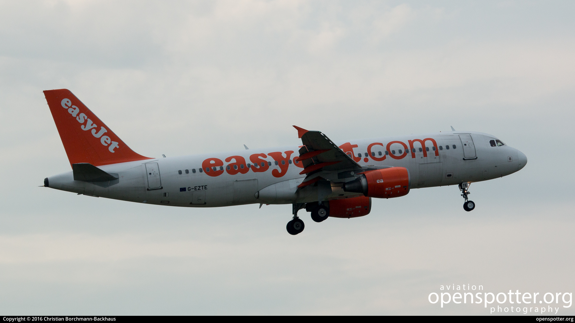 G-EZTE - easyJet Airbus A320-214 at Berlin-Schönefeld International Airport (SXF/EDDB) taken by Christian Borchmann-Backhaus | openspotter.org | ID: 50027