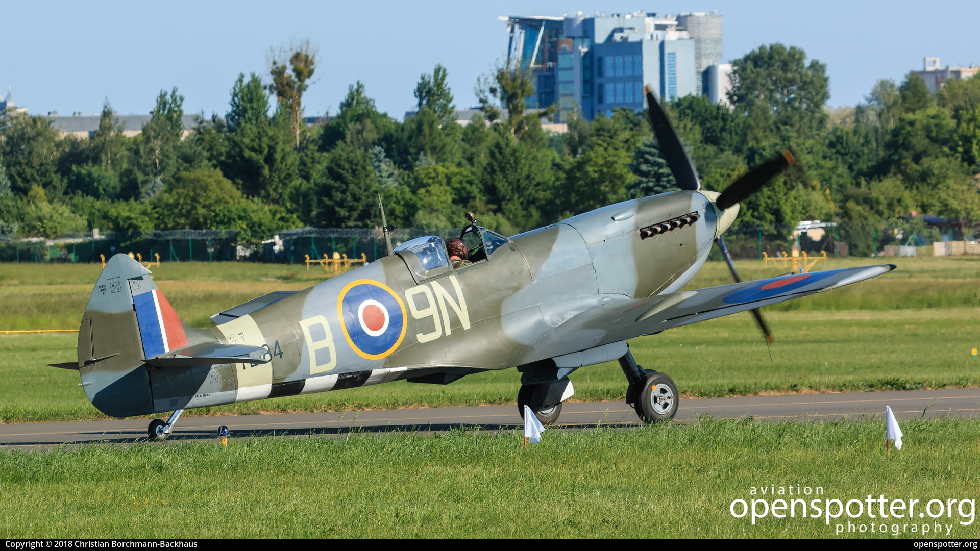 G-MXVI - Private / Untitled Supermarine Spitfire LF XVIe at Poznan-Lawica (POZ/EPPO) taken by Christian Borchmann-Backhaus | openspotter.org | ID: 68220