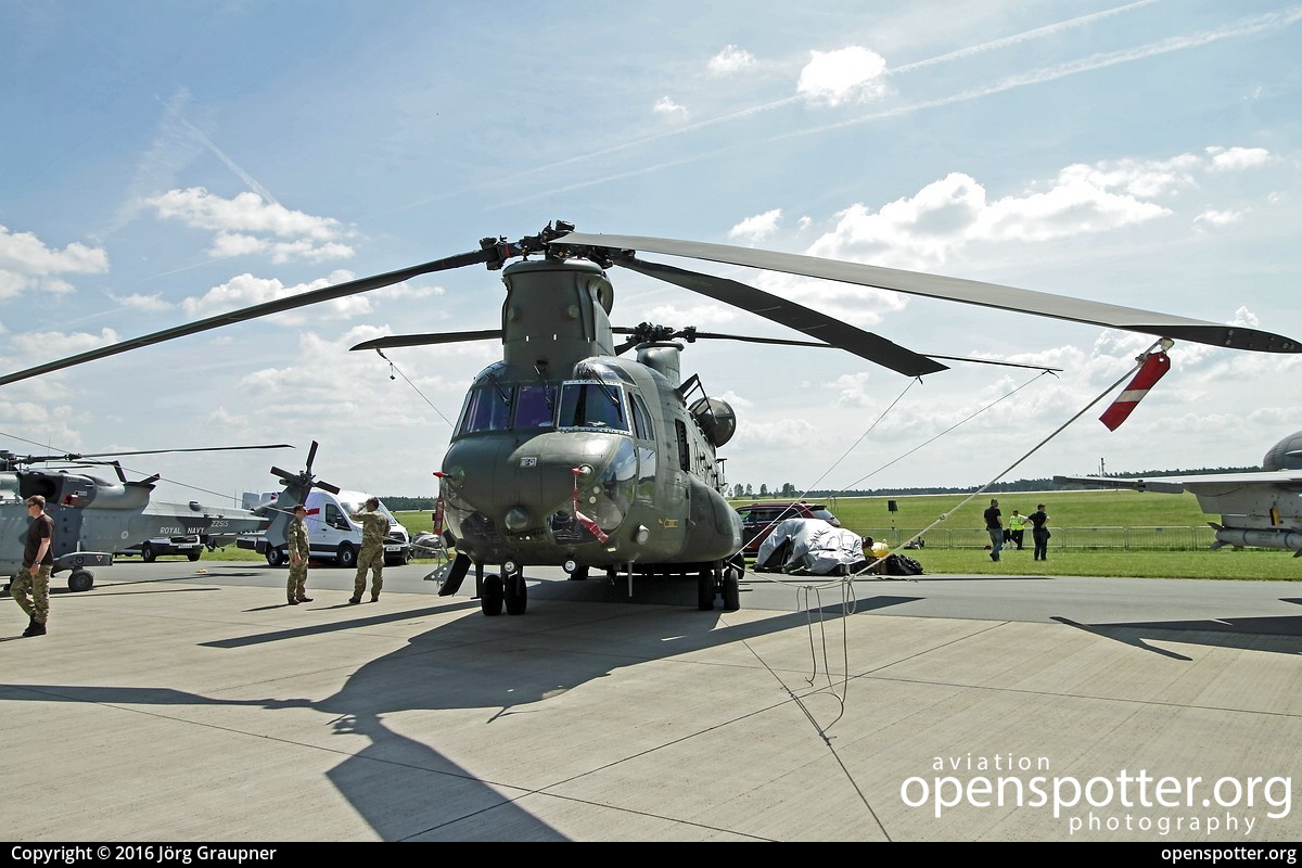 ZH893 - Royal Air Force Boeing Vertol CH-47C Chinook at Berlin-Schönefeld International Airport (SXF/EDDB) taken by Jörg Graupner | openspotter.org | ID: 30915