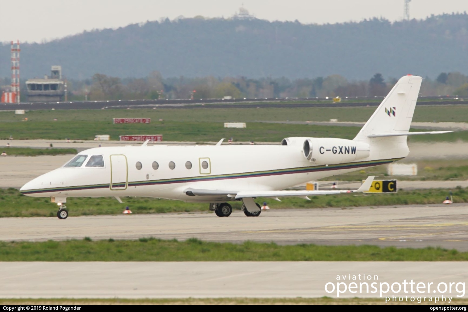 C-GXNW - Private / Untitled Gulfstream G150 at Berlin-Schönefeld International Airport (SXF/EDDB) taken by Roland Pogander | openspotter.org | ID: 63881