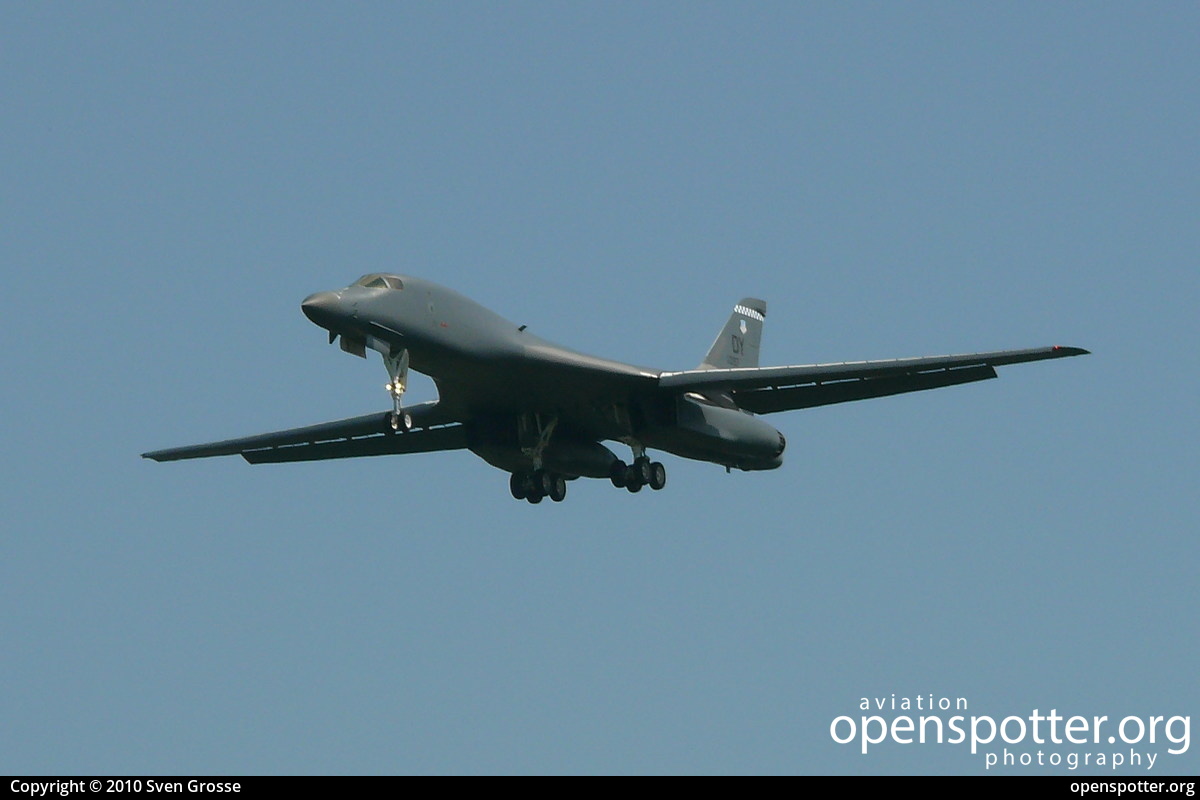 86-0097 - US Airforce (USAF) Rockwell B-1B Lancer at Berlin-Schönefeld International Airport (SXF/EDDB) taken by Sven Grosse | openspotter.org | ID: 36484
