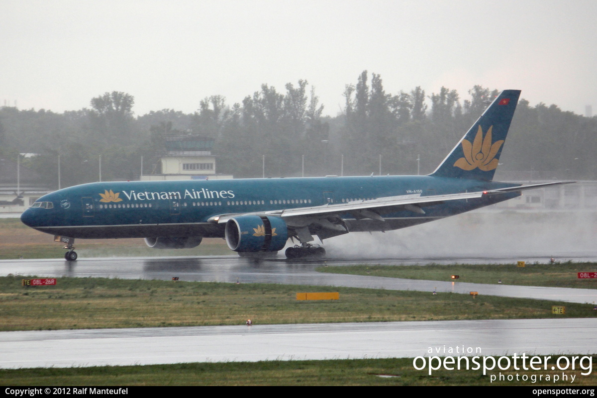 VN-A150 - Vietnam Airlines Boeing 777-2Q8(ER) at Berlin-Tegel Airport (TXL/EDDT) taken by Ralf Manteufel | openspotter.org | ID: 3373