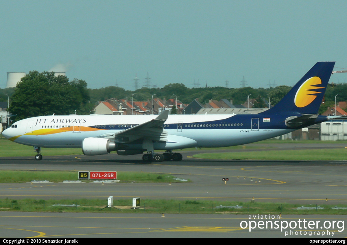 VT-JWQ - Jet Airways Airbus A330-202 at Brussels Airport (Zaventem Airport) (BRU/EBBR) taken by Sebastian Jansik | openspotter.org | ID: 2070