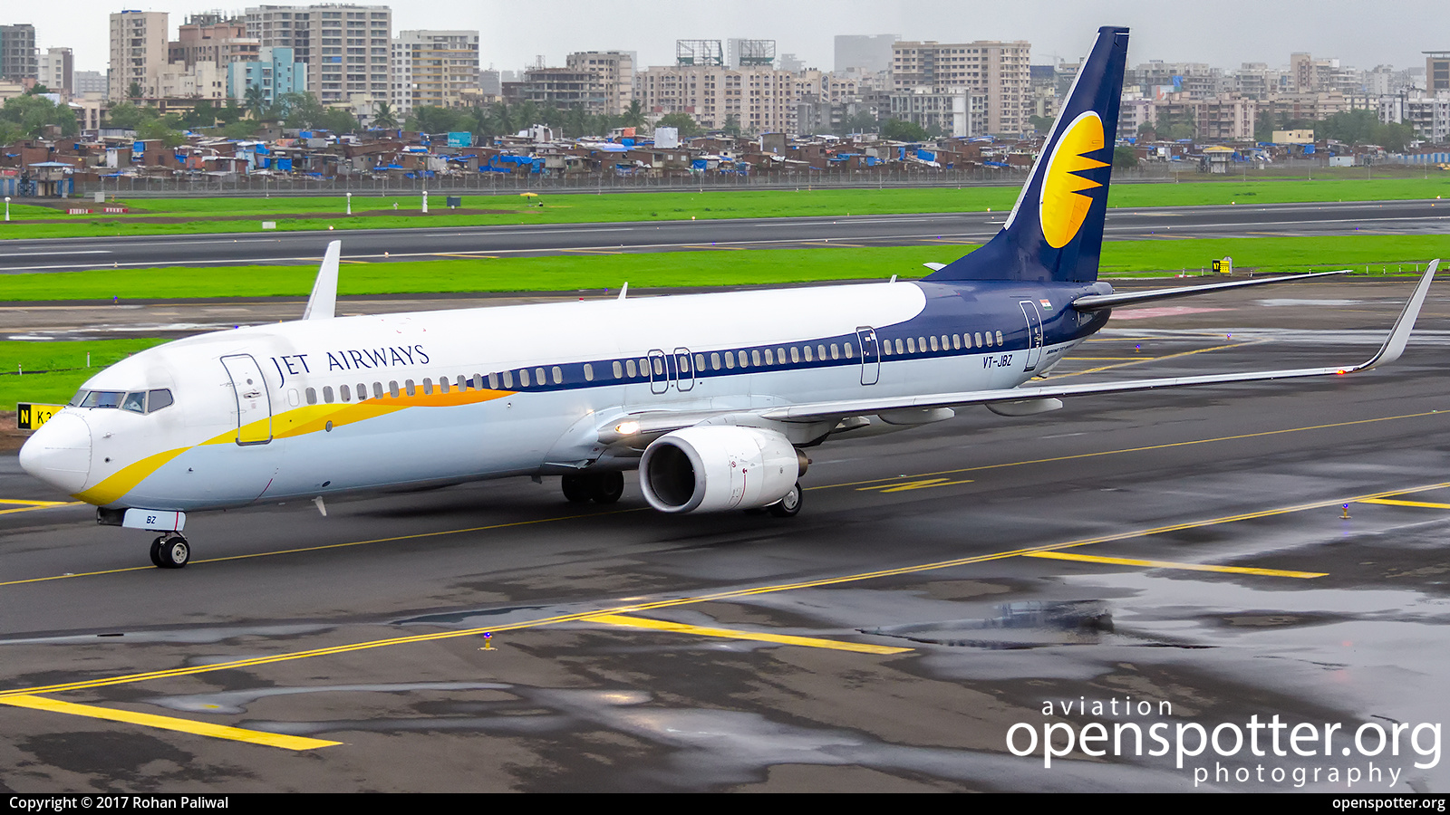 VT-JBZ - Jet Airways Boeing 737-9GP(ER)(WL) at Chatrapati Shivaji International Airport (BOM/VABB) taken by Rohan Paliwal | openspotter.org | ID: 71075