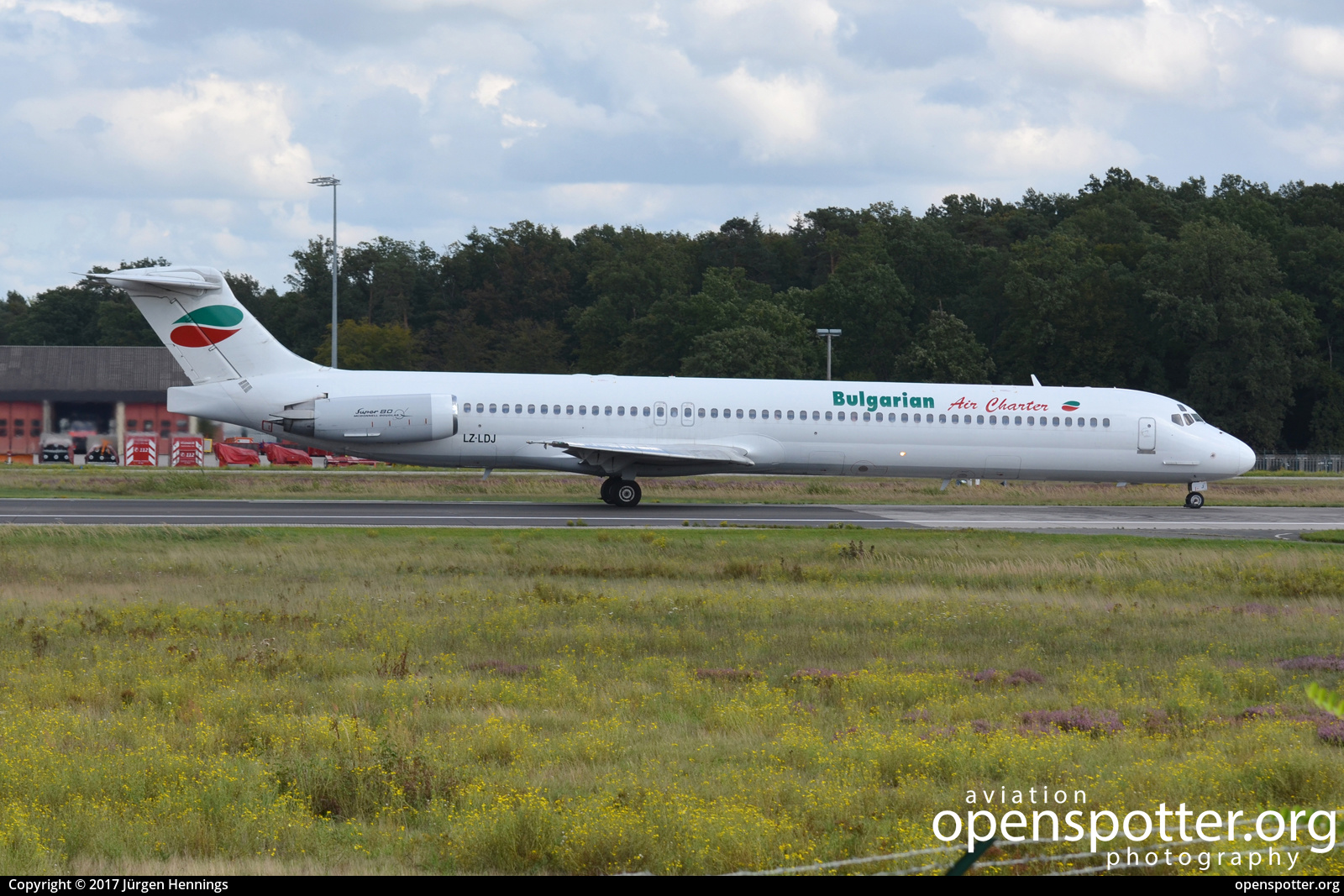 LZ-LDJ - Bulgarian Air Charter McDonnell Douglas MD-82 at Frankfurt International Airport (FRA/EDDF) taken by Jürgen Hennings | openspotter.org | ID: 47328