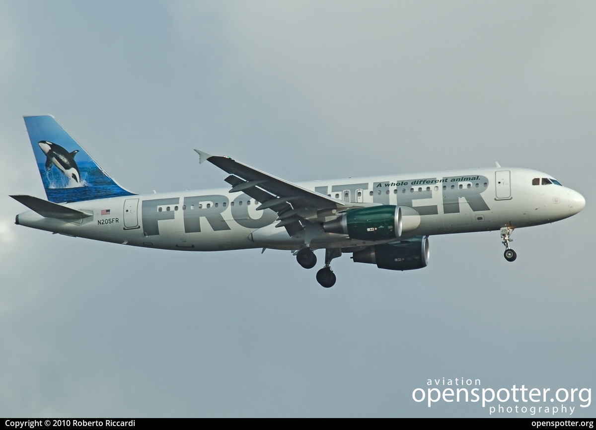 N205FR - Frontier Airlines Airbus A320-214 at Seattle-Tacoma International Airport (SEA/KSEA) taken by Roberto Riccardi | openspotter.org | ID: 3035