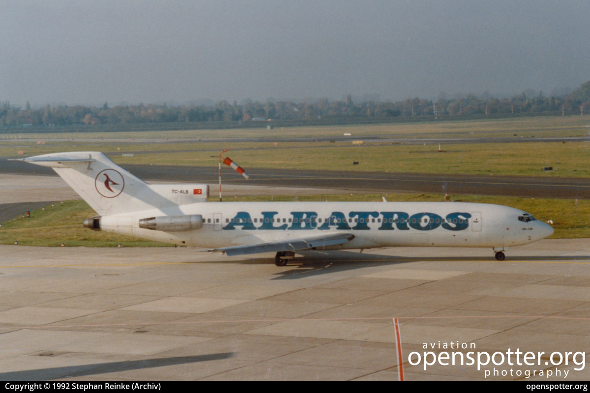TC-ALB - Albatros Airlines Boeing 727-230 at Düsseldorf International Airport (DUS/EDDL) taken by Stephan Reinke (Archiv) | openspotter.org | ID: 51610