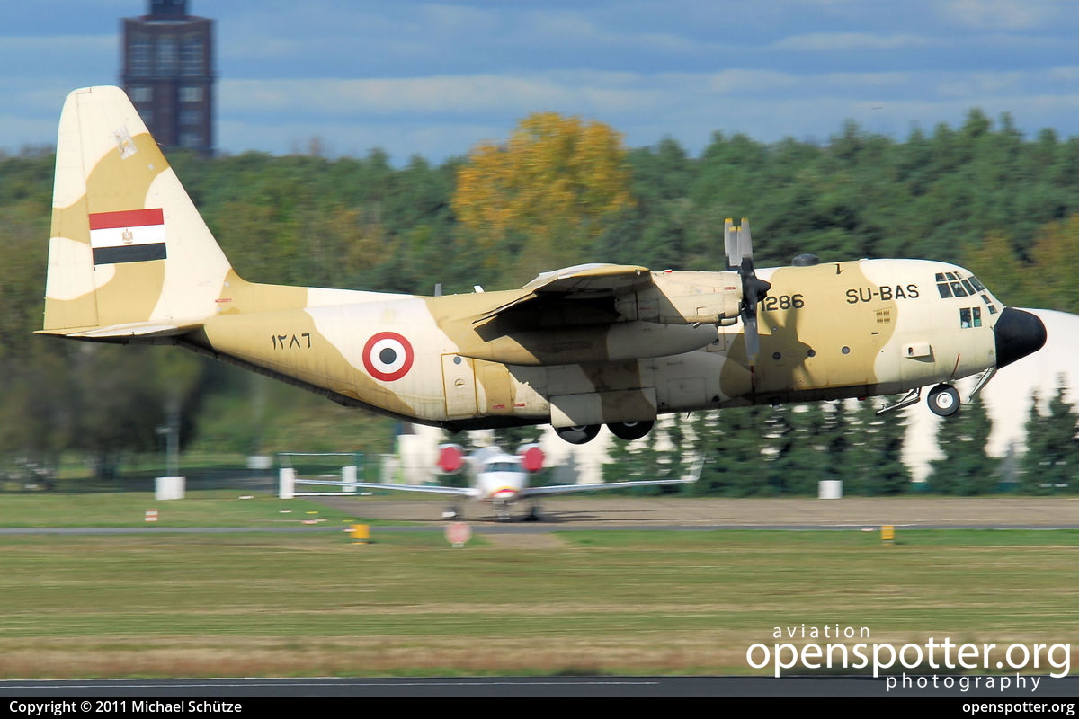 SU-BAS - Egyptian Air Force Lockheed C-130H (382-4B) Hercules at Berlin-Tegel Airport (TXL/EDDT) taken by Michael Schütze | openspotter.org | ID: 12199