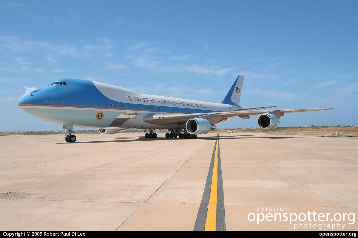 82-8000 - US Airforce (USAF) Boeing 747-2G4B (VC-25A) at Pratica di Mare Air Force Base Mario de Bernardi (QLY/LIRE) taken by Robert Paul Di Leo | openspotter.org | ID: 3414