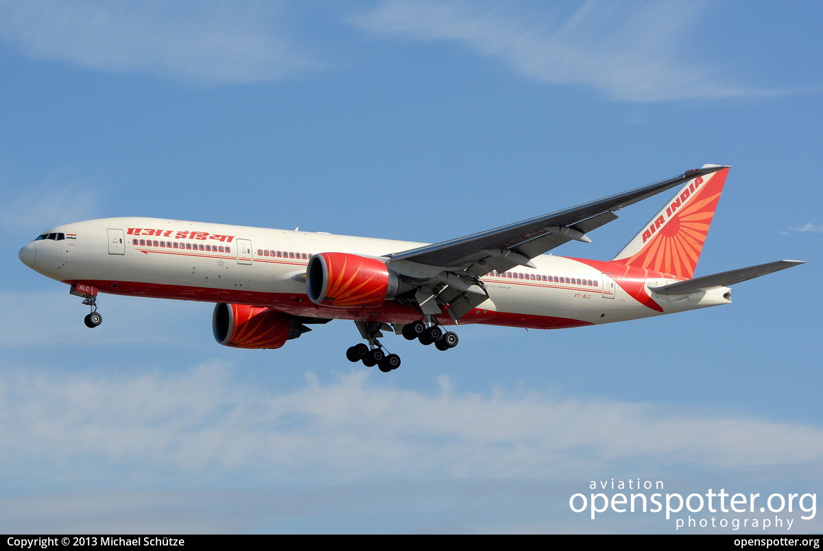 VT-ALC - Air India Boeing 777-237(LR) at London Heathrow Airport (LHR/EGLL) taken by Michael Schütze | openspotter.org | ID: 7458