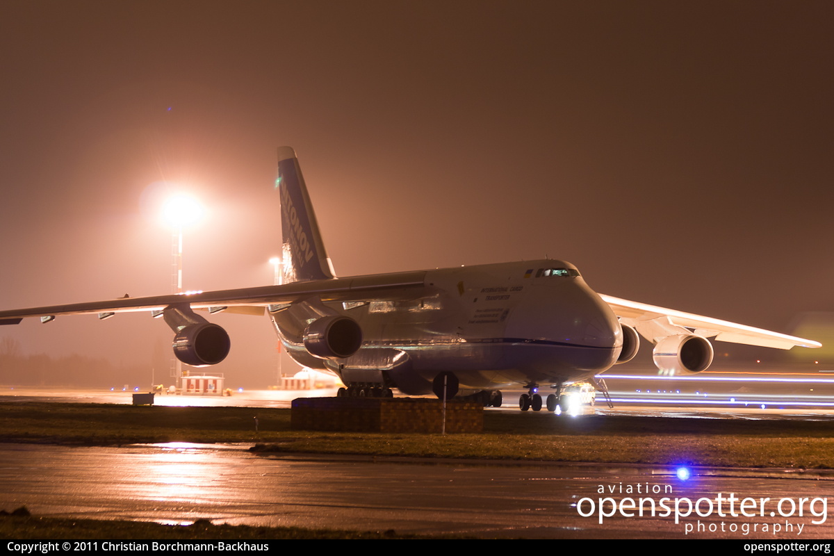 UR-82029 - Antonov Airlines (Antonov Design Bureau) Antonov An-124-100 at Berlin-Schönefeld International Airport (SXF/EDDB) taken by Christian Borchmann-Backhaus | openspotter.org | ID: 770