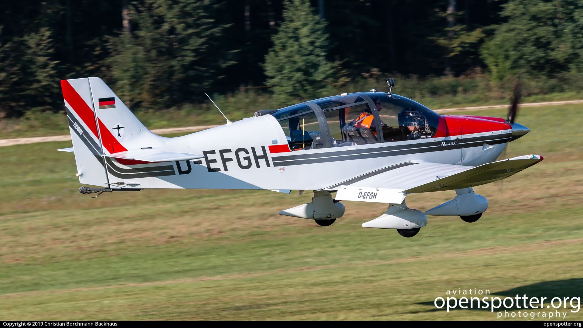 D-EFGH - Private / Untitled Robin DR-400/200 Remorqueur at Flugplatz Hahnweide (EDST) taken by Christian Borchmann-Backhaus | openspotter.org | ID: 64878