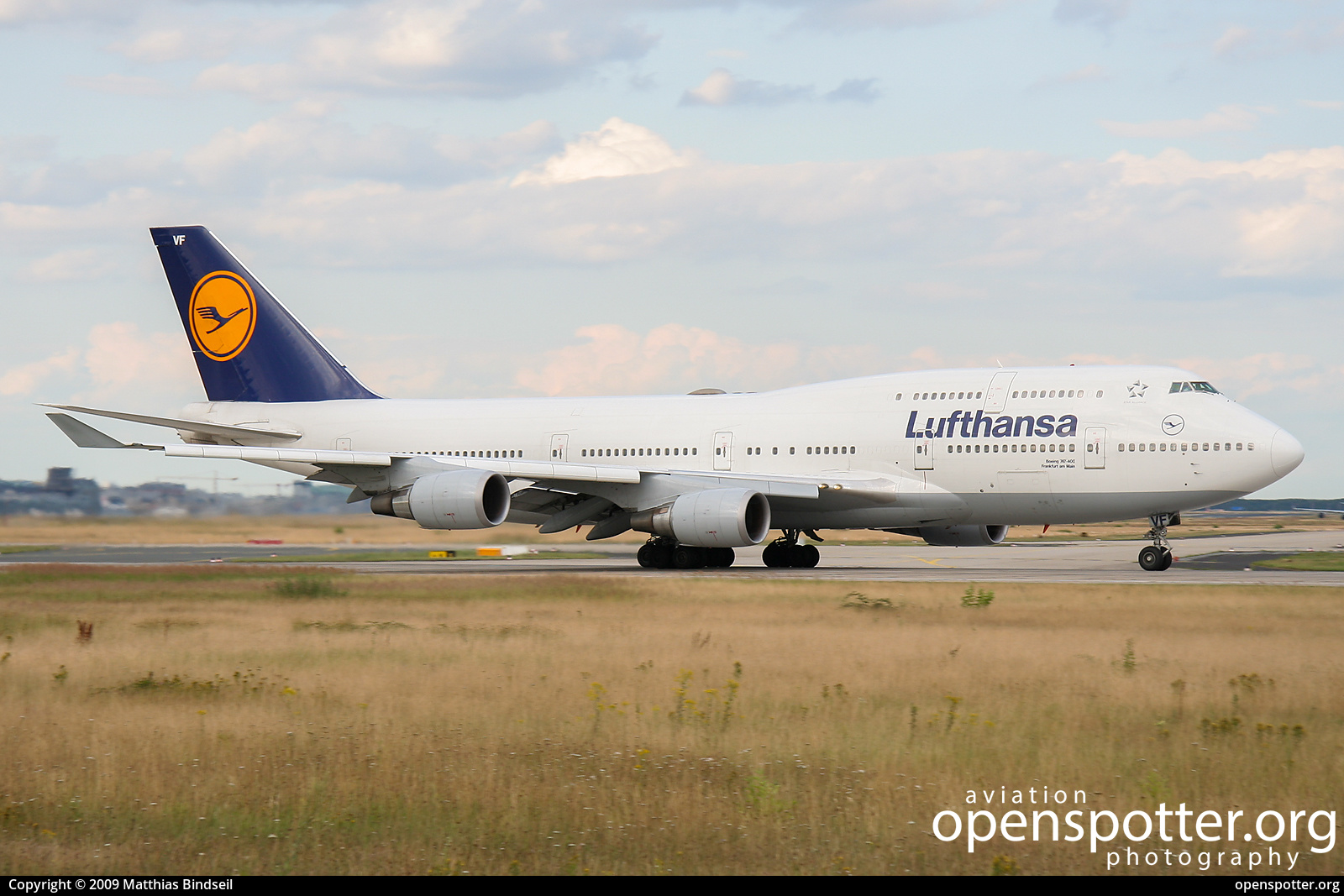 D-ABVF - Lufthansa Boeing 747-430 at Frankfurt International Airport (FRA/EDDF) taken by Matthias Bindseil | openspotter.org | ID: 40921