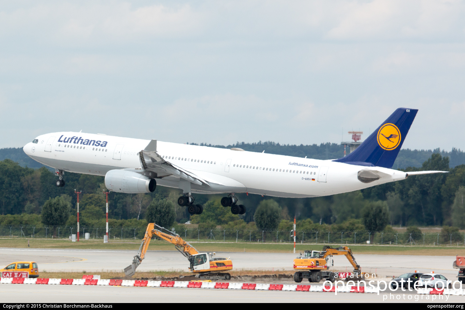 D-AIKH - Lufthansa Airbus A330-343 at Franz Josef Strauss International Airport (MUC/EDDM) taken by Christian Borchmann-Backhaus | openspotter.org | ID: 50094