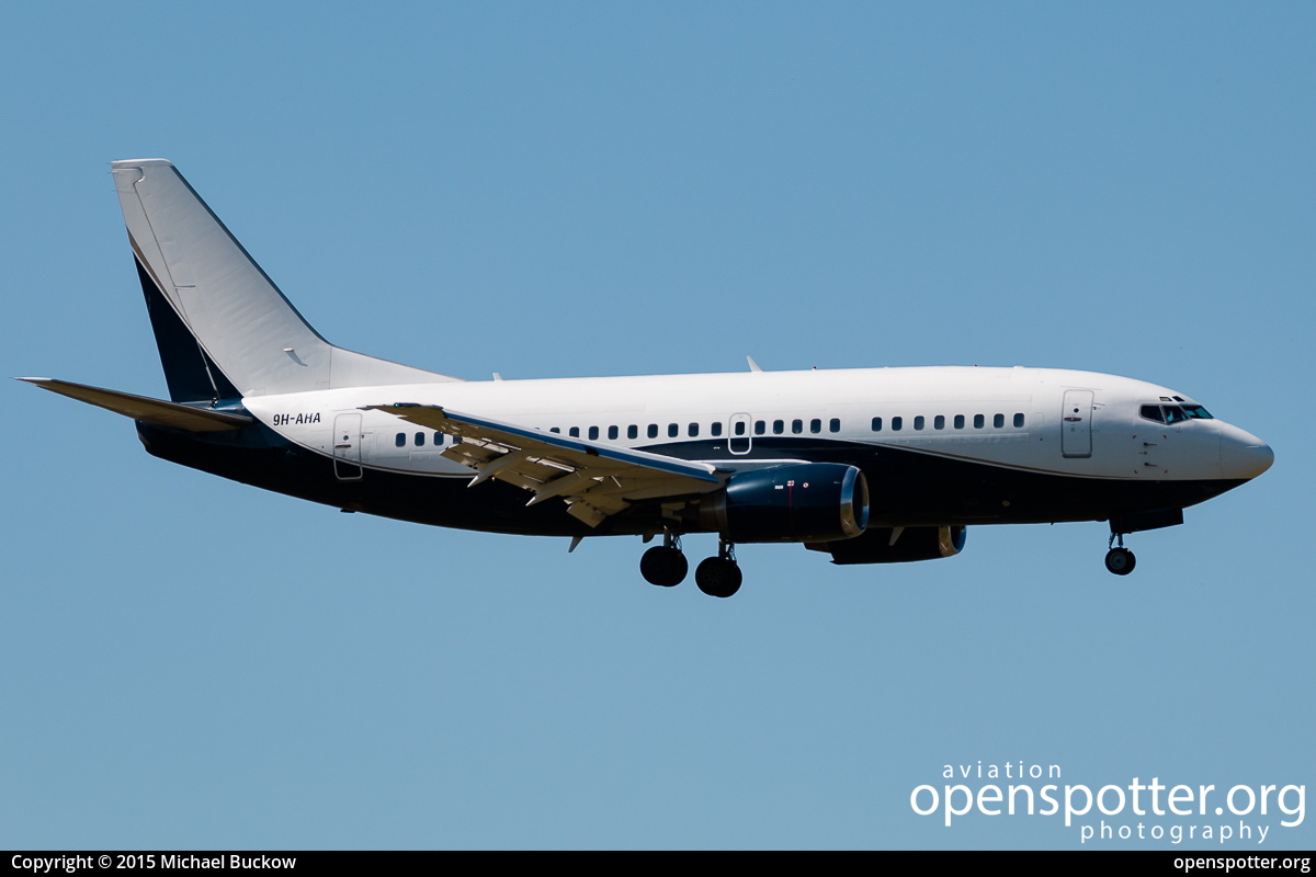 9H-AHA - Private / Untitled Boeing 737-505 at Berlin-Schönefeld International Airport (SXF/EDDB) taken by Michael Buckow | openspotter.org | ID: 25268