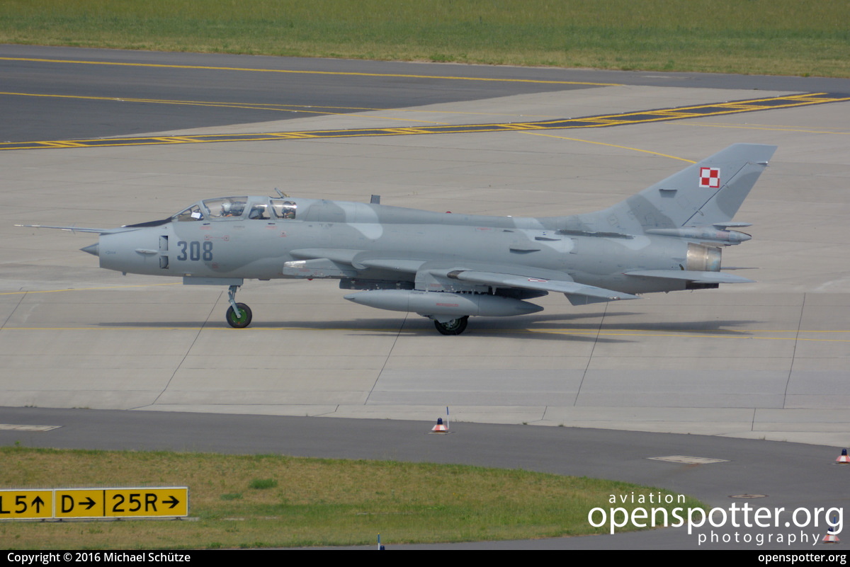 308 - Polish Air Force Sukhoi Su-22UM3K at Berlin-Schönefeld International Airport (SXF/EDDB) taken by Michael Schütze | openspotter.org | ID: 30054
